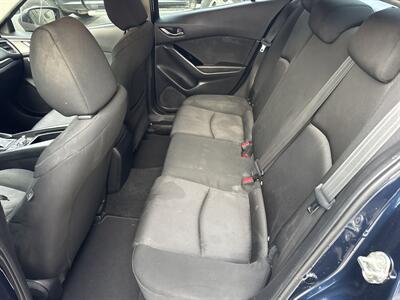 2018 Mazda MAZDA3 Sport   - Photo 33 - Hesston, PA 16647