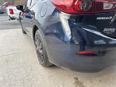 2018 Mazda MAZDA3 Sport   - Photo 18 - Hesston, PA 16647