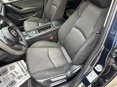 2018 Mazda MAZDA3 Sport   - Photo 23 - Hesston, PA 16647