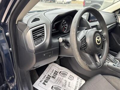 2018 Mazda MAZDA3 Sport   - Photo 22 - Hesston, PA 16647