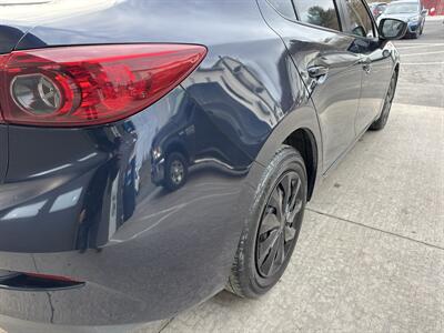 2018 Mazda MAZDA3 Sport   - Photo 20 - Hesston, PA 16647