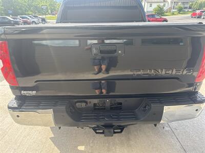 2016 Toyota Tundra Limited  Crewmax 4x4 - Photo 6 - Hesston, PA 16647