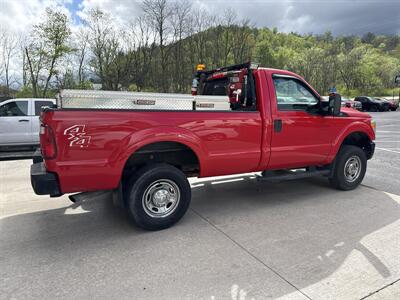 2016 Ford F-250 XL 4X4 - Photo 3 - Hesston, PA 16647