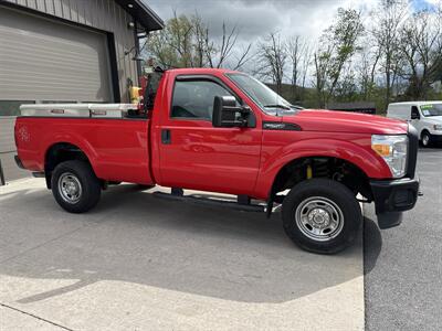 2016 Ford F-250 XL 4X4 - Photo 2 - Hesston, PA 16647