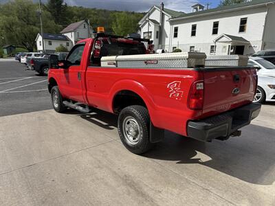 2016 Ford F-250 XL 4X4 - Photo 6 - Hesston, PA 16647