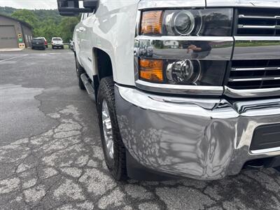 2018 Chevrolet Silverado 2500 Work Truck  Double Cab 4X4 - Photo 18 - Hesston, PA 16647