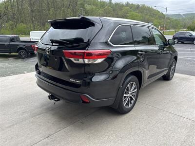 2018 Toyota Highlander XLE  AWD - Photo 4 - Hesston, PA 16647