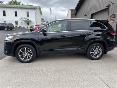 2018 Toyota Highlander XLE  AWD - Photo 7 - Hesston, PA 16647