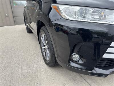 2018 Toyota Highlander XLE  AWD - Photo 11 - Hesston, PA 16647
