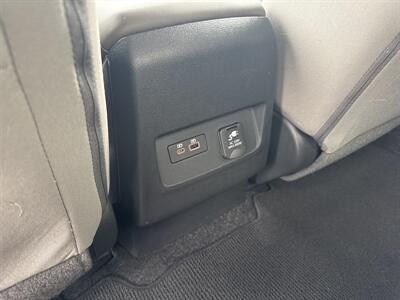 2022 Nissan Frontier SV  Crew Cab 4x4 - Photo 42 - Hesston, PA 16647