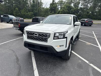 2022 Nissan Frontier SV  Crew Cab 4x4 - Photo 12 - Hesston, PA 16647