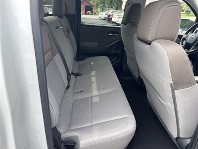 2022 Nissan Frontier SV  Crew Cab 4x4 - Photo 45 - Hesston, PA 16647
