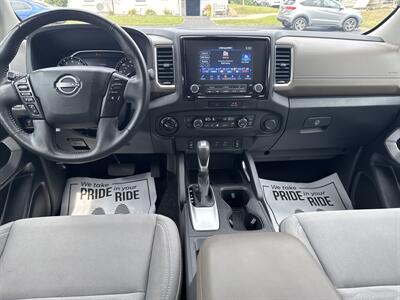 2022 Nissan Frontier SV  Crew Cab 4x4 - Photo 43 - Hesston, PA 16647
