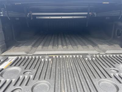 2022 Nissan Frontier SV  Crew Cab 4x4 - Photo 23 - Hesston, PA 16647
