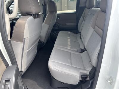 2022 Nissan Frontier SV  Crew Cab 4x4 - Photo 41 - Hesston, PA 16647