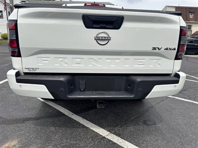 2022 Nissan Frontier SV  Crew Cab 4x4 - Photo 20 - Hesston, PA 16647