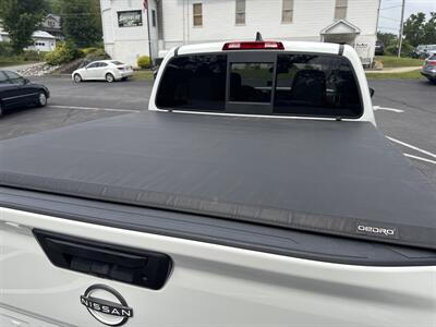 2022 Nissan Frontier SV  Crew Cab 4x4 - Photo 22 - Hesston, PA 16647