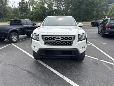 2022 Nissan Frontier SV  Crew Cab 4x4 - Photo 13 - Hesston, PA 16647