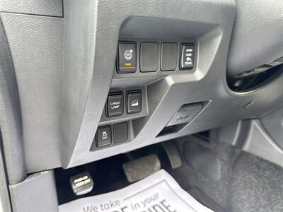 2022 Nissan Frontier SV  Crew Cab 4x4 - Photo 30 - Hesston, PA 16647