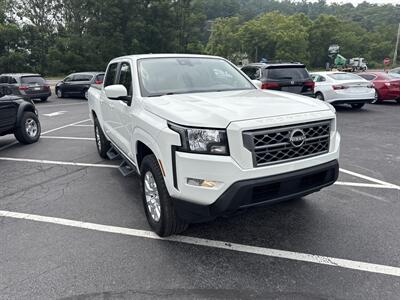 2022 Nissan Frontier SV  Crew Cab 4x4 - Photo 14 - Hesston, PA 16647