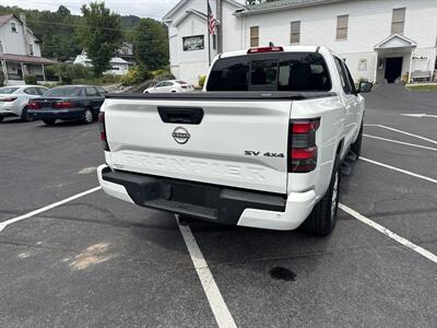 2022 Nissan Frontier SV  Crew Cab 4x4 - Photo 6 - Hesston, PA 16647