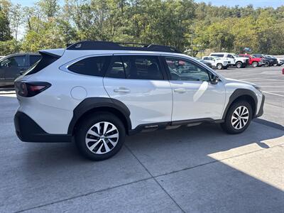 2023 Subaru Outback Premium  AWD - Photo 4 - Hesston, PA 16647