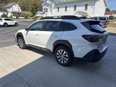 2023 Subaru Outback Premium  AWD - Photo 9 - Hesston, PA 16647