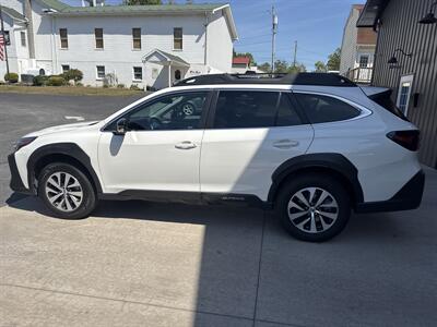 2023 Subaru Outback Premium  AWD - Photo 10 - Hesston, PA 16647