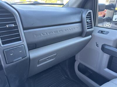 2019 Ford F-250 XL 2X4 - Photo 32 - Hesston, PA 16647