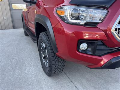2016 Toyota Tacoma TRD Off-Road  Double Cab 4x4 - Photo 11 - Hesston, PA 16647