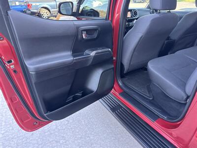 2016 Toyota Tacoma TRD Off-Road  Double Cab 4x4 - Photo 37 - Hesston, PA 16647