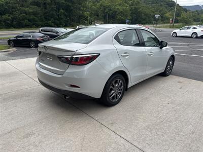 2019 Toyota Yaris LE   - Photo 4 - Hesston, PA 16647