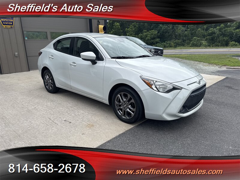 2019 Toyota Yaris LE  
