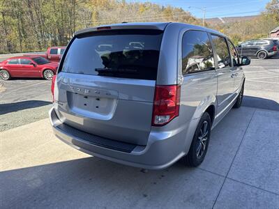 2015 Dodge Grand Caravan SE - Photo 4 - Hesston, PA 16647