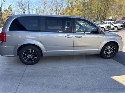 2015 Dodge Grand Caravan SE - Photo 3 - Hesston, PA 16647