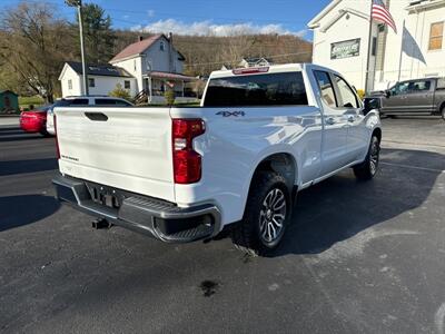 2021 Chevrolet Silverado 1500 W/T  DoubleCab 4x4 - Photo 5 - Hesston, PA 16647