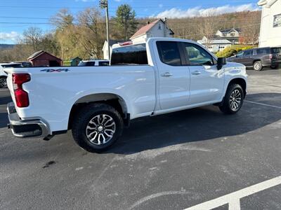 2021 Chevrolet Silverado 1500 W/T  DoubleCab 4x4 - Photo 4 - Hesston, PA 16647