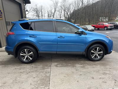 2018 Toyota RAV4 XLE AWD - Photo 3 - Hesston, PA 16647