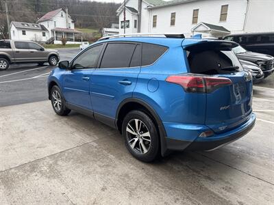 2018 Toyota RAV4 XLE AWD - Photo 6 - Hesston, PA 16647