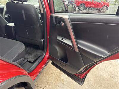 2017 Toyota RAV4 XLE  AWD - Photo 38 - Hesston, PA 16647