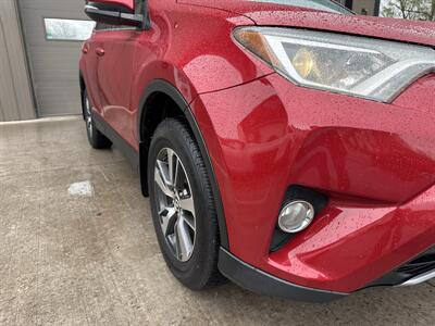 2017 Toyota RAV4 XLE  AWD - Photo 11 - Hesston, PA 16647