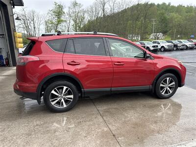 2017 Toyota RAV4 XLE  AWD - Photo 3 - Hesston, PA 16647