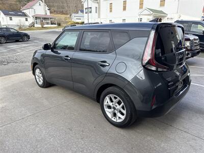 2024 Kia Soul LX   - Photo 6 - Hesston, PA 16647
