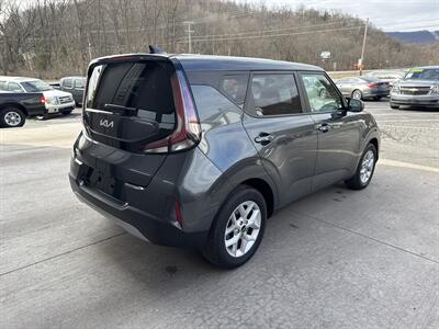 2024 Kia Soul LX   - Photo 4 - Hesston, PA 16647