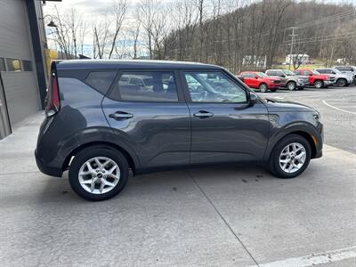 2024 Kia Soul LX   - Photo 3 - Hesston, PA 16647