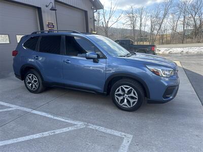 2020 Subaru Forester Premium  AWD - Photo 2 - Hesston, PA 16647
