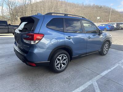 2020 Subaru Forester Premium  AWD - Photo 4 - Hesston, PA 16647