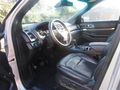 2017 Ford Explorer Limited   - Photo 8 - Downey, CA 90241
