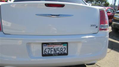 2013 Chrysler 300 Series S - Photo 6 - Downey, CA 90241
