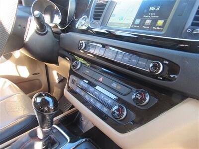 2015 Kia Sedona SX Plus   - Photo 16 - Downey, CA 90241